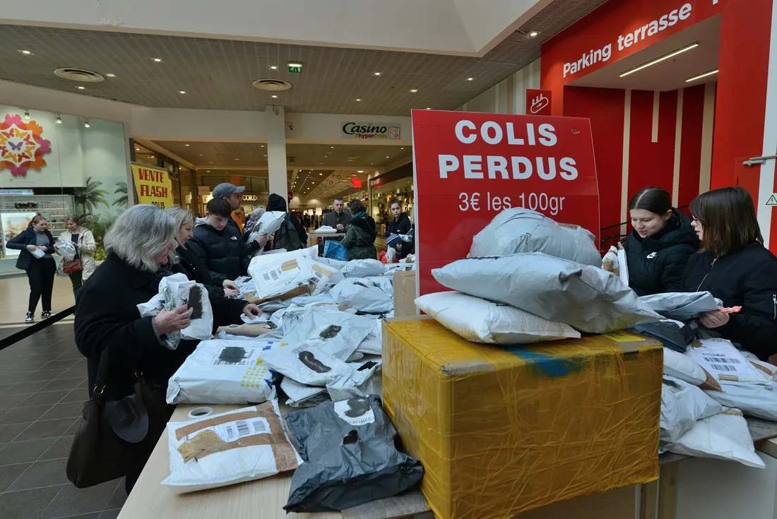 Vente de colis perdus à Brest