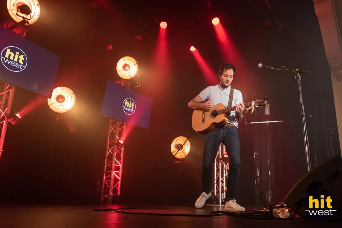Vianney en concert privé avec Hit West