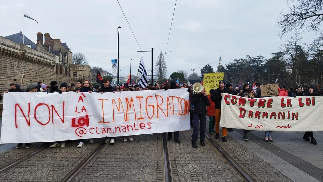 Manifestation contre la Loi Immigration