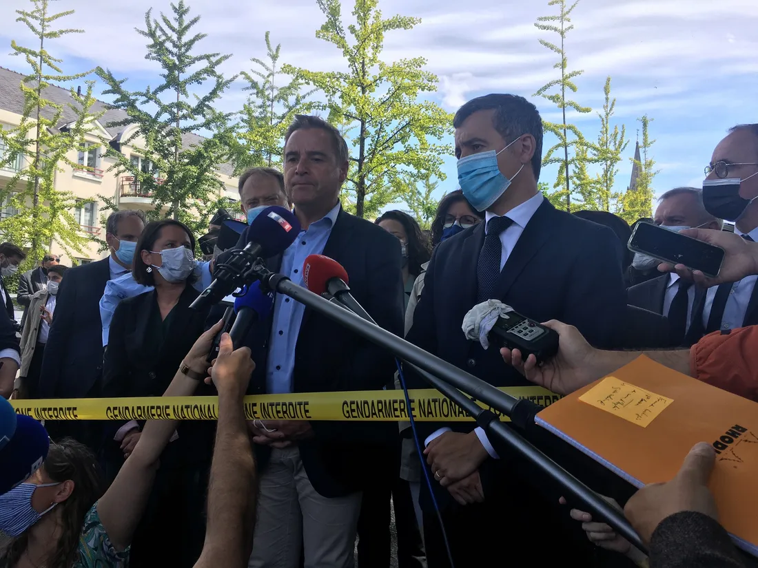 Gérald Darmanin à La Chapelle, aux côtés du maire Fabrice Roussel
