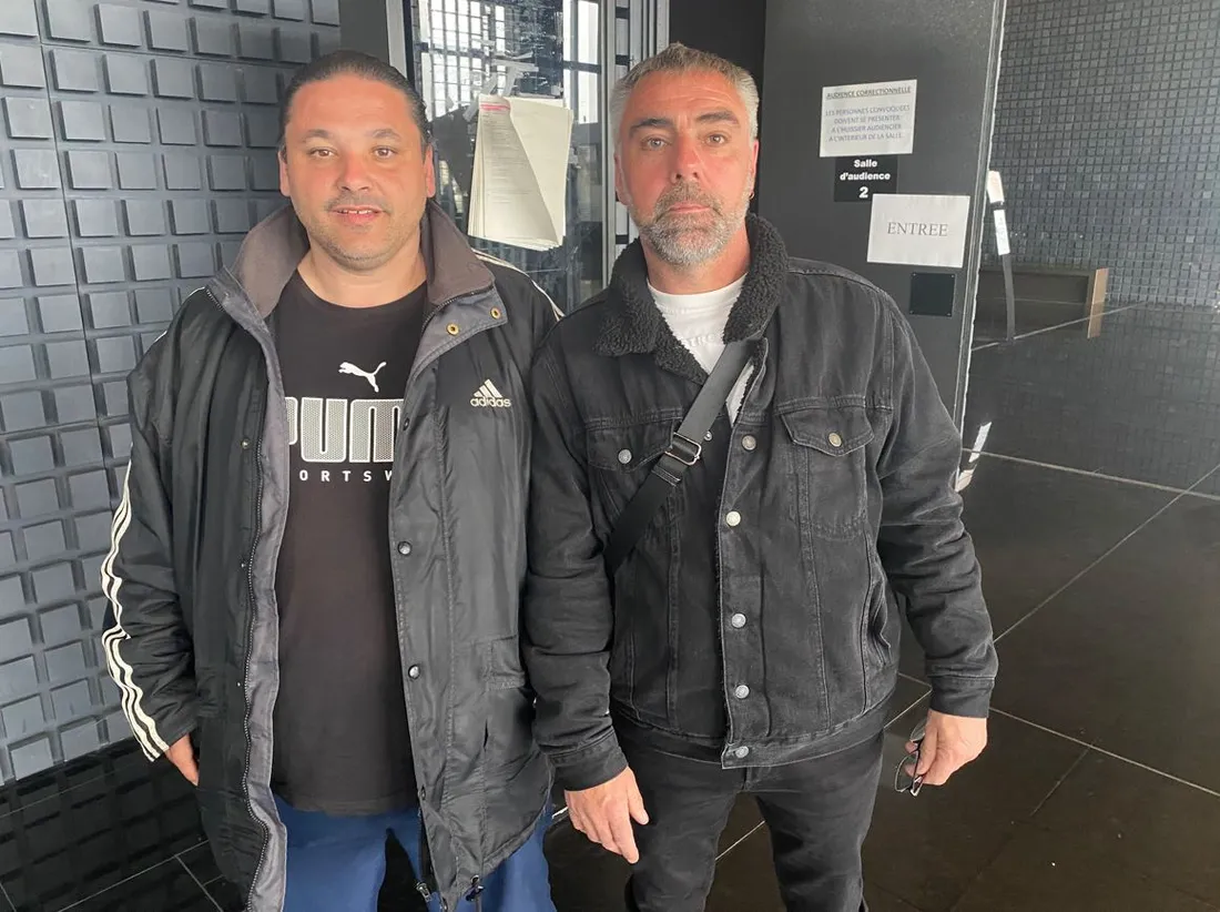 Hassen Bouharou, conducteur de camion-poubelle et un collègue