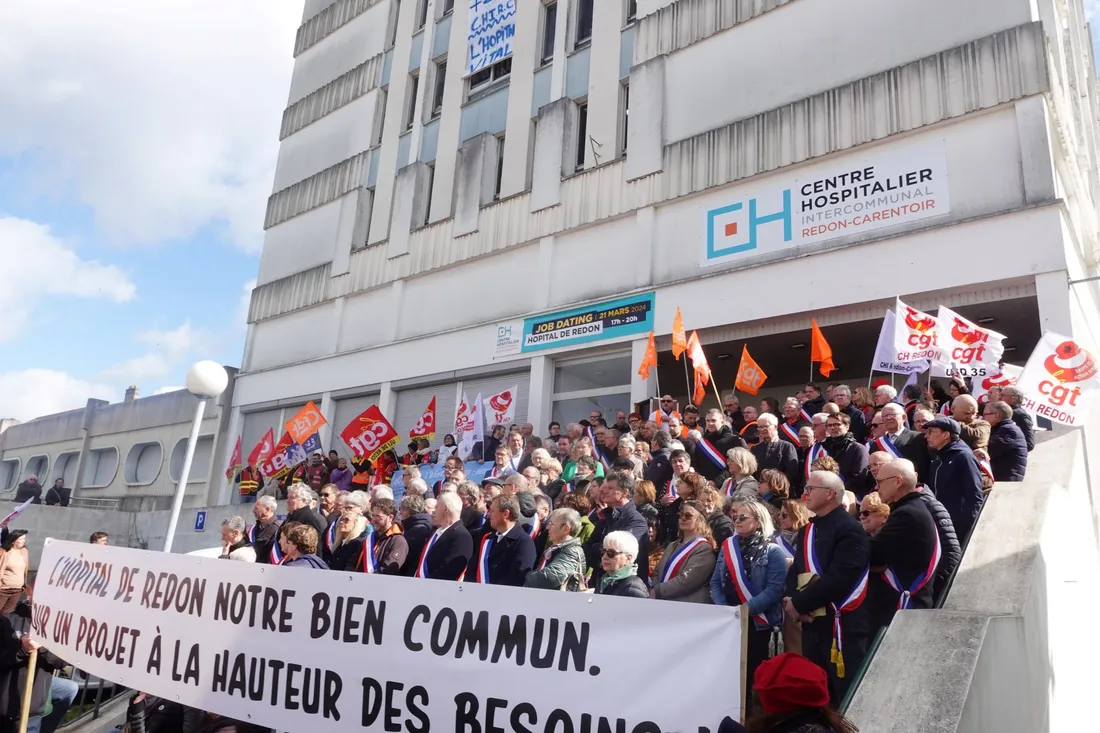 Manifestation devant l'hôpital de Redon le 23 Mars 2024