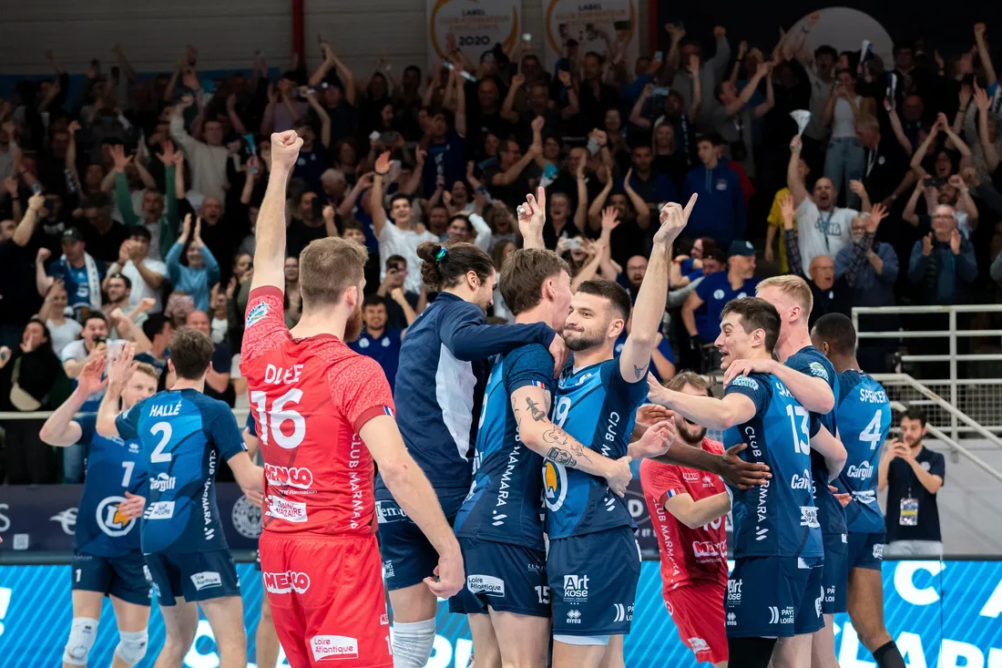 La joie des volleyeurs nazairiens lors de la finale du championnat de France contre Tours. 
