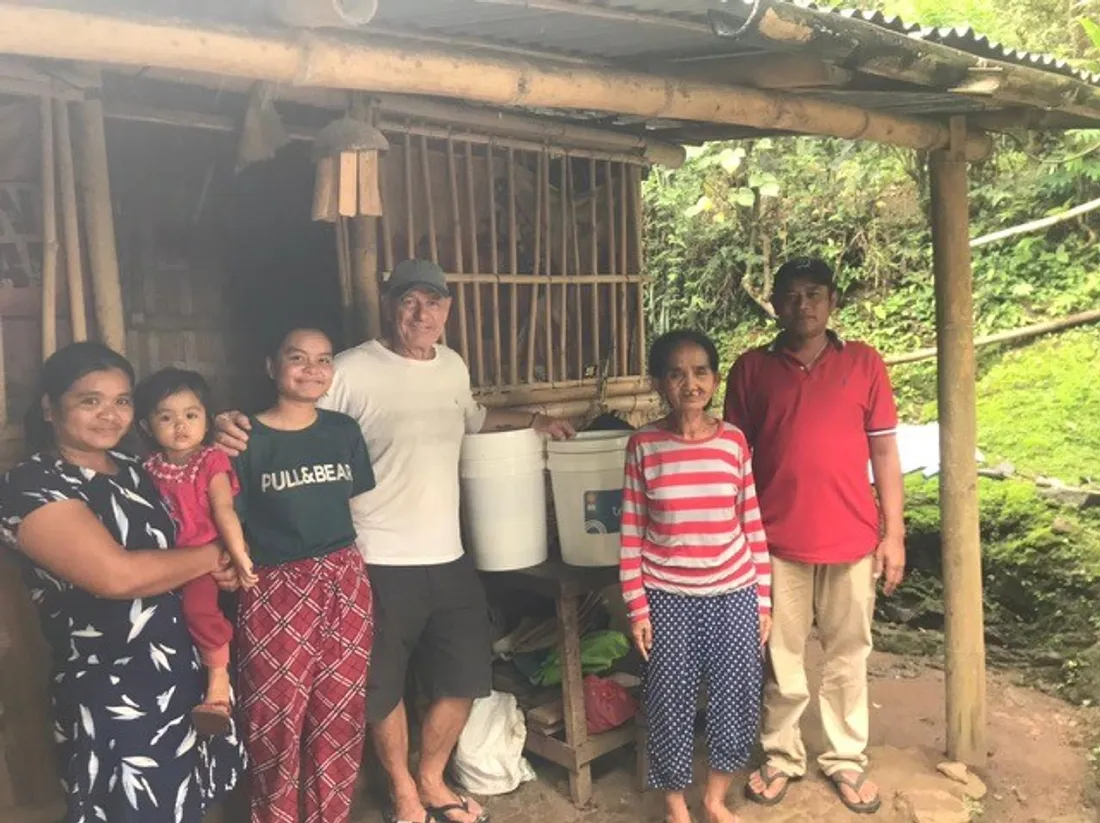 Pierrick Treguier entouré de Balinais