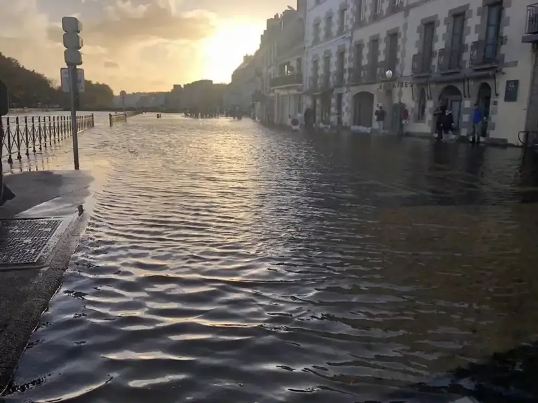 Quais de l'Odet dimanche soir - Ouest France