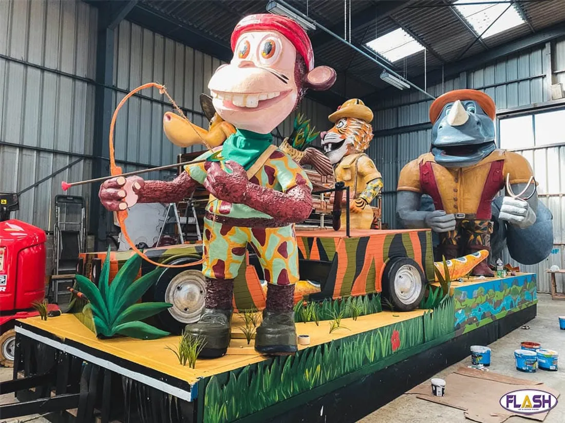 cavalcade printemps Limoges confettis chars décorés flash fm Champ de Juillet Mairie costumes 