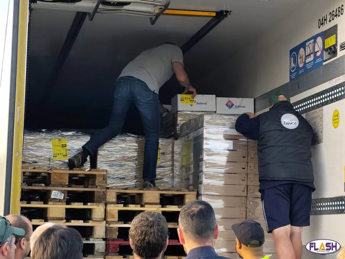 Limoges Haute-Vienne FDSEA opération contrôle marchandises poids lourd rond-point Grossereix