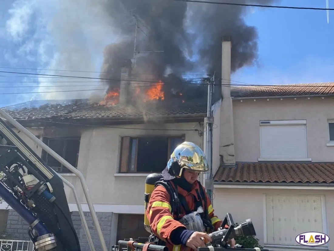 incendie maison Limoges rue Étienne-Dolet pompiers occupante blessée CHU secours flammmes