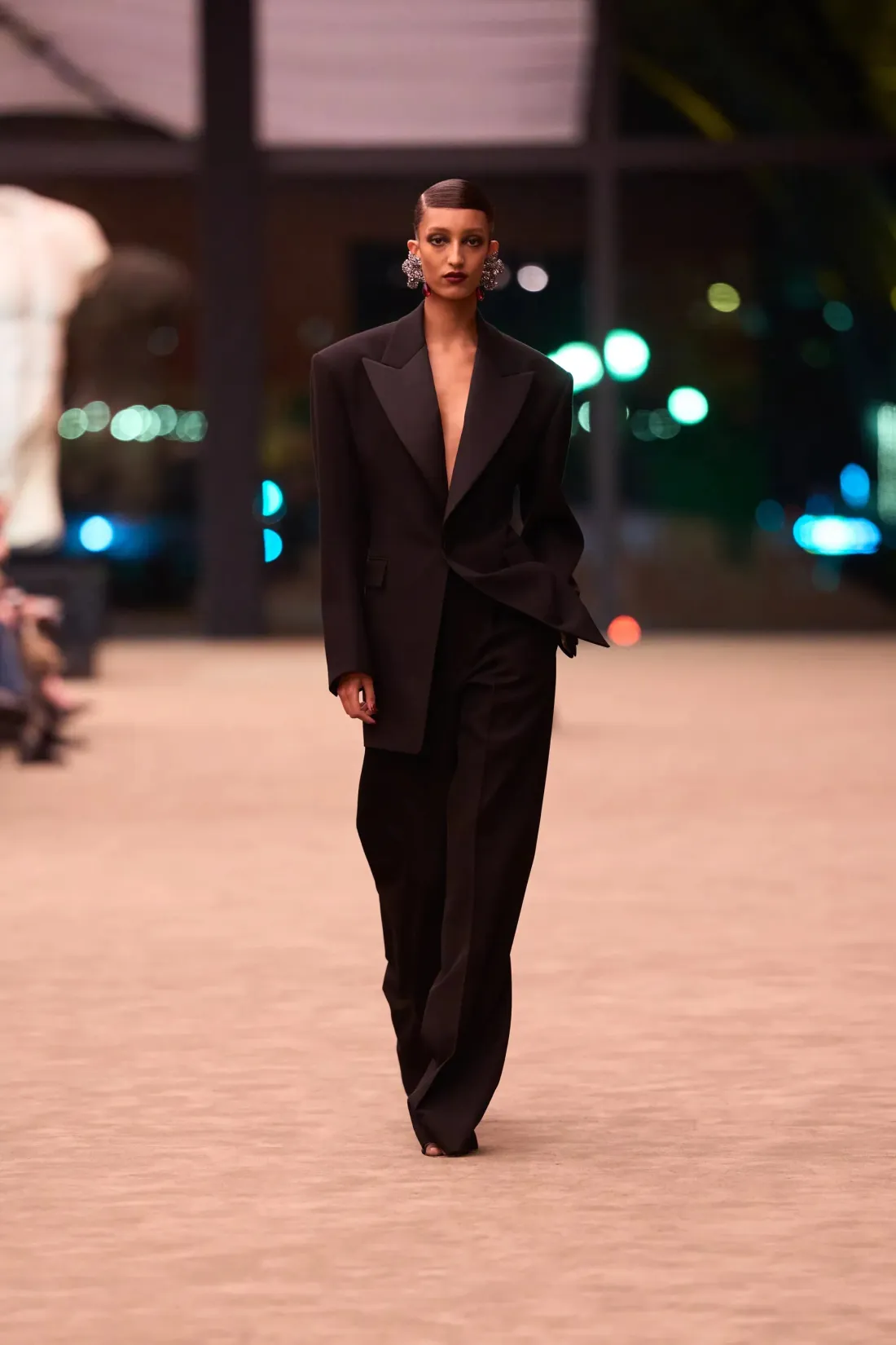 FG CHIC : THE NEW POWER SUIT 