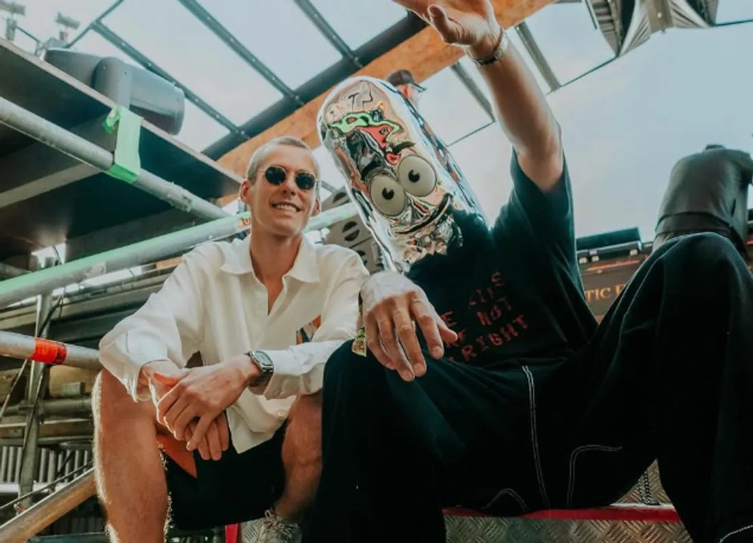 Lost Frequencies & Pickle - Kick The Nation