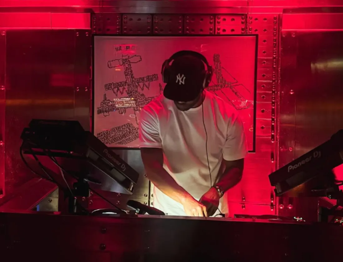 L'ancien international de foot Joleon Lescott devient DJ