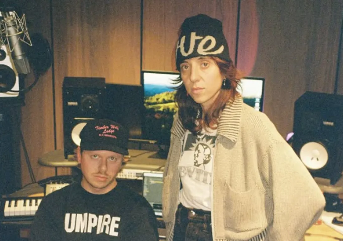  Chloé Caillet & Andre Zimmer - Come Back 2 Me