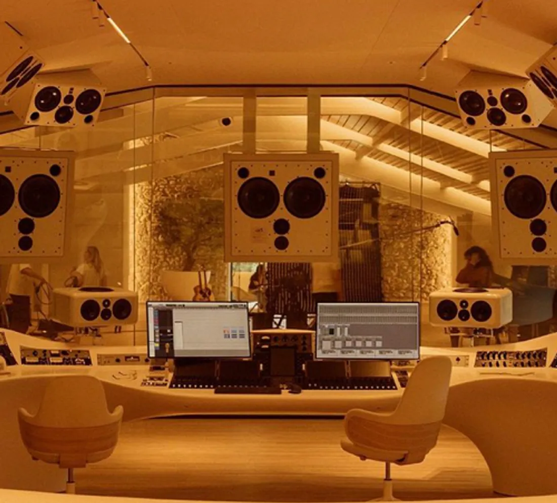 Les deux studios les plus fous de France 