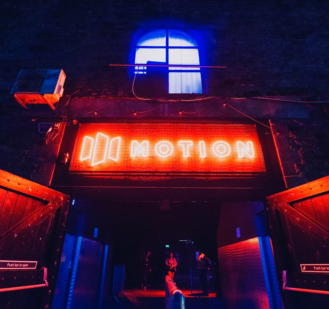 En Angleterre, l'étude sur les jeunes et le clubbing post covid