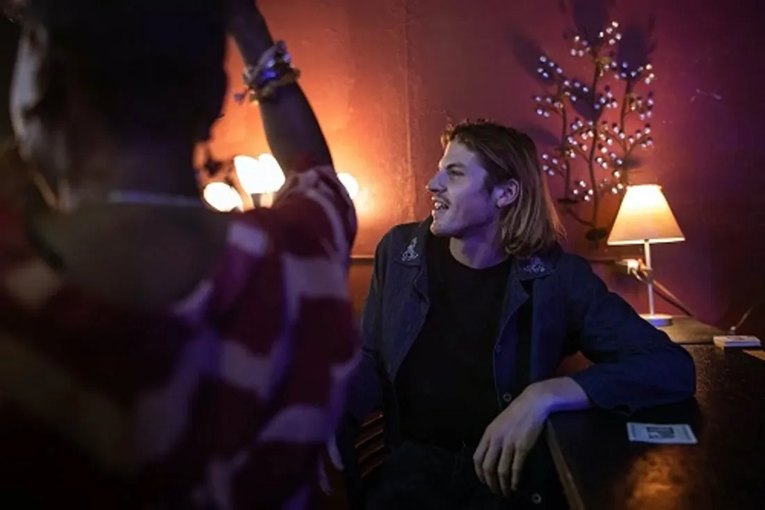 Prêt(e) à aller faire la fête chez des inconnus ? 