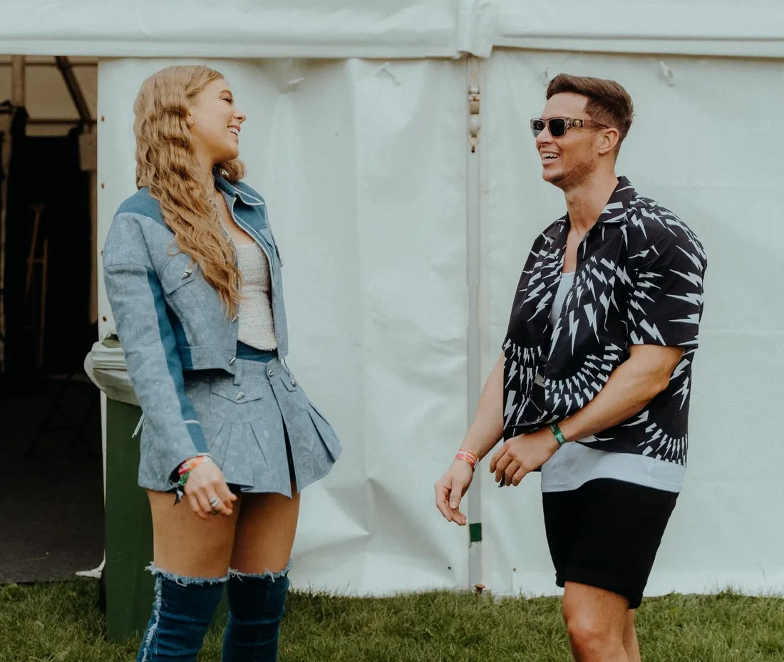 Joel Corry et Becky Hill