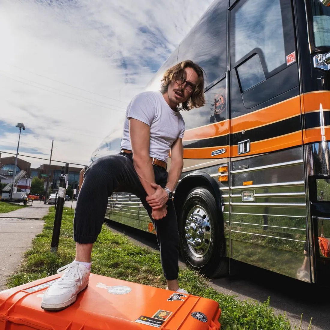 MARC REBILLET, LE GÉNIE FOU SE RACONTE DANS UN DOCUMENTAIRE