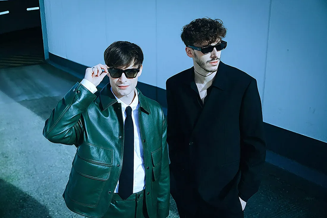 FG CHIC : SAULTS — L’ÉLECTRICITÉ DU DÉSIR, LA PRÉCISION DU STYLE 