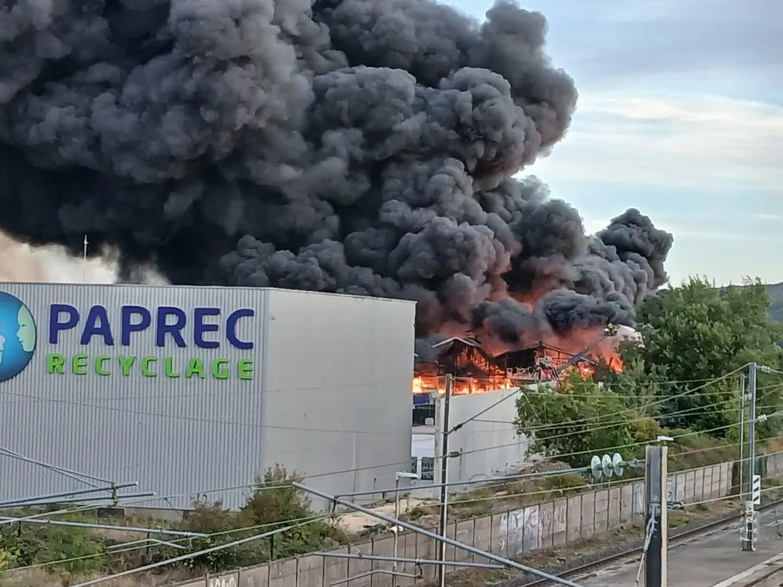 Incendie de Paprec à Dieulouard : 12 500 m² partis en fumée
