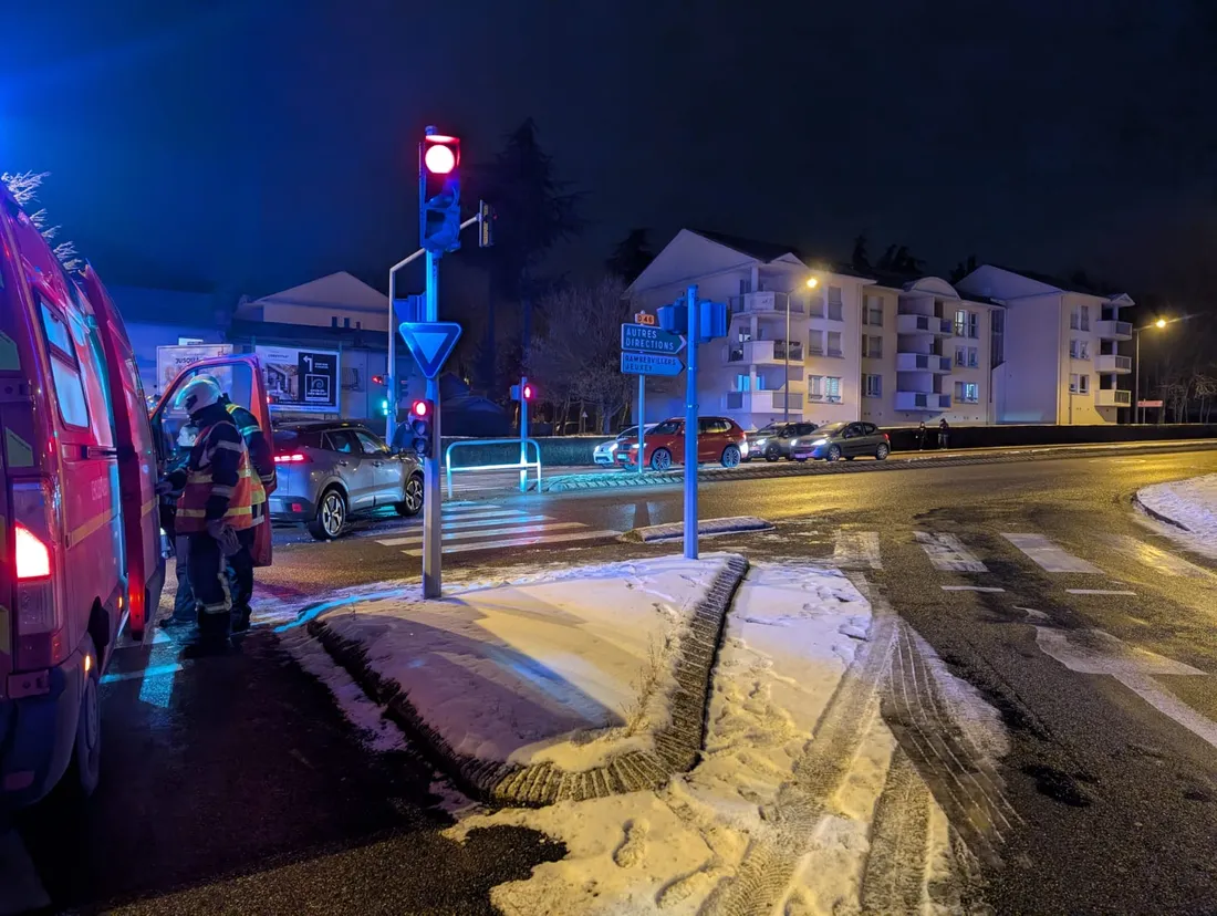 Les policiers et les pompiers sur place ont régulé la circulation