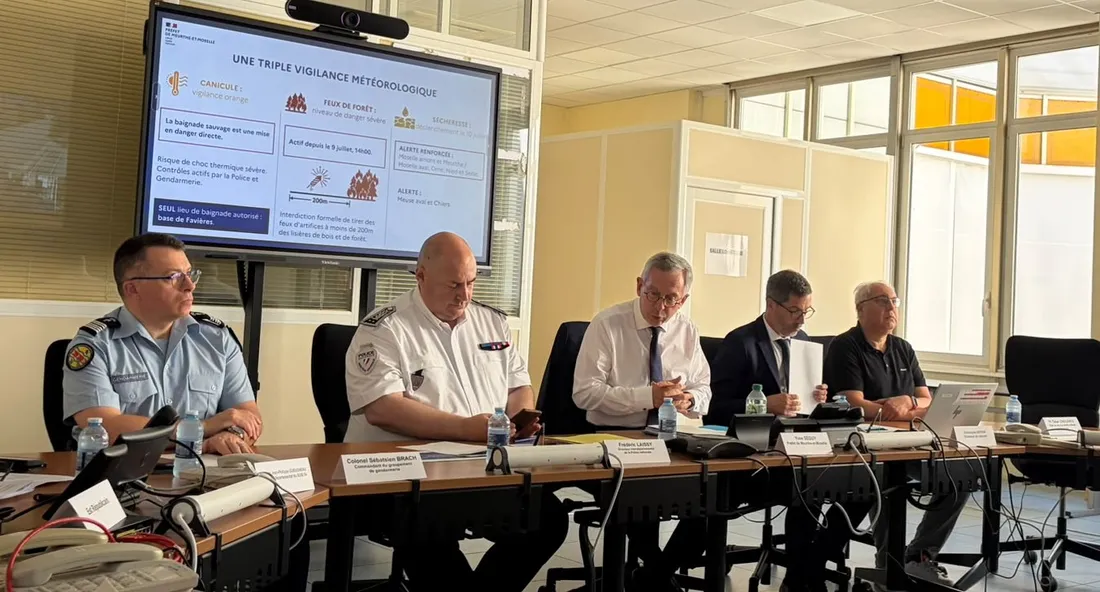 Conférence de presse sur les mesures de sécurité prises pour le 14 juillet 2026. 