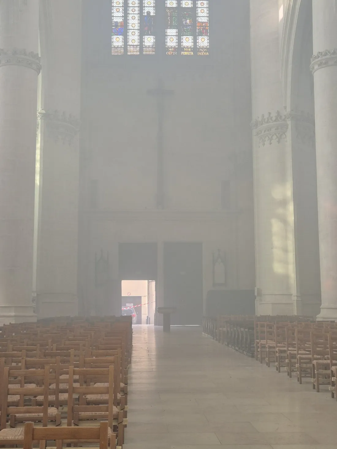 La basilique de Saint-Nicolas-de-Port enfumée
