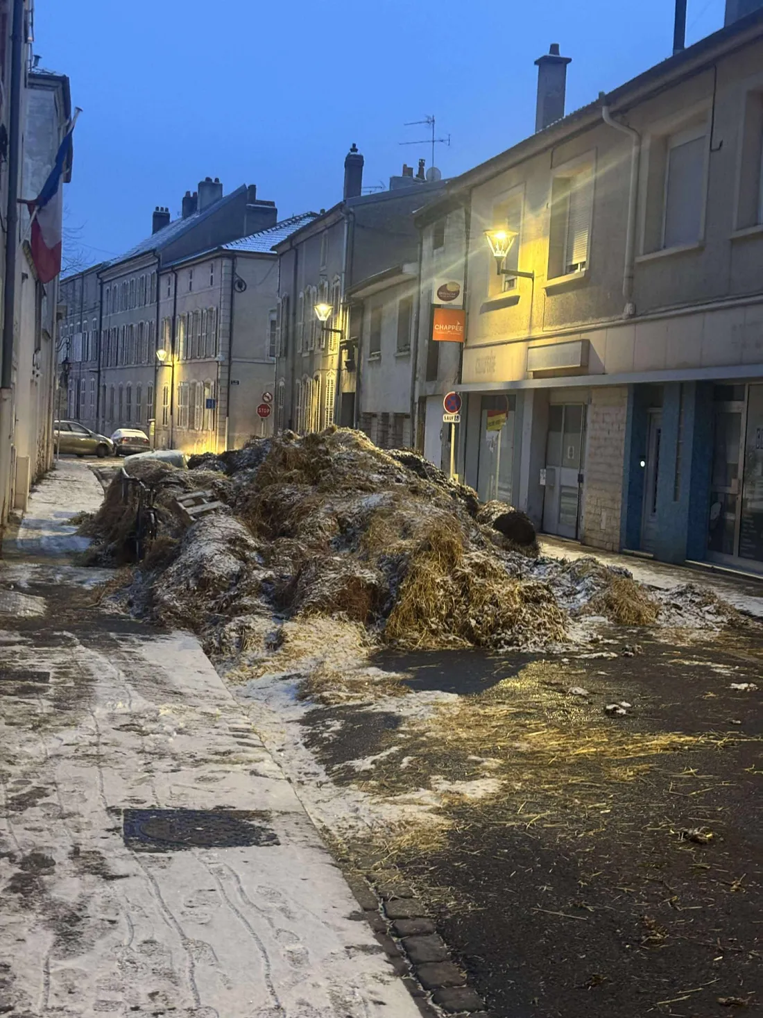 La sous-préfecture de Toul ce matin suite à la mobilisation des syndicats agricoles d'hier soir