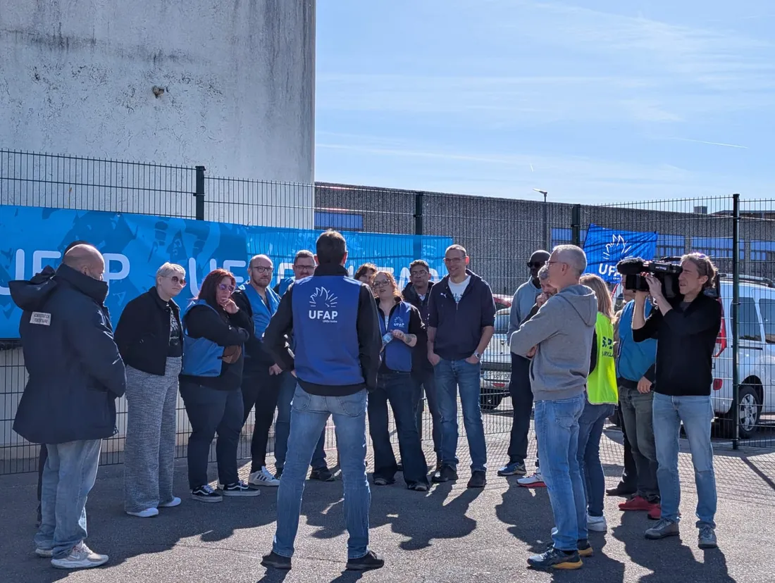 Une trentaine d'agents pénitentiaires étaient rassemblés ce lundi devant la maison d'arrêt d'Épinal