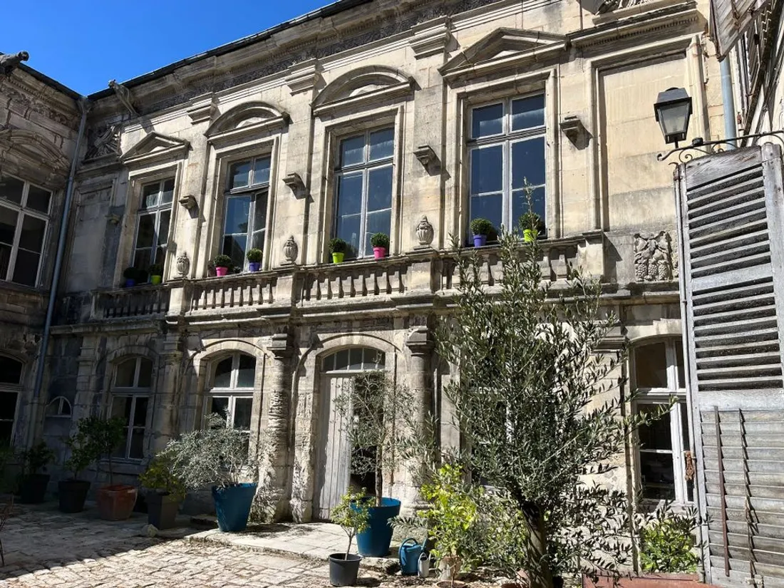 L'Hôtel des Fermes en Meuse a notamment des toitures vétustes. 