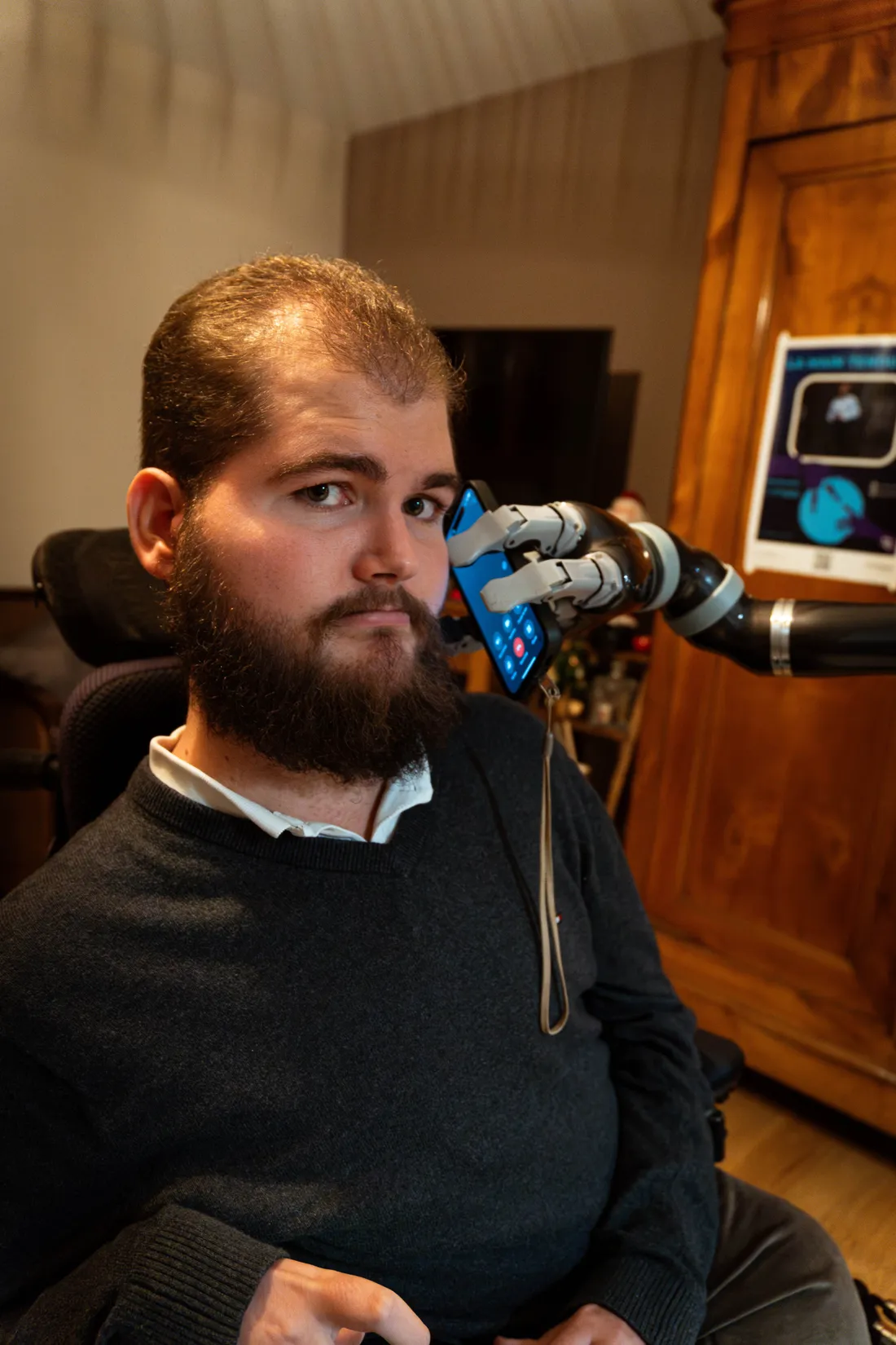 Le bras bionique est une aide considérable au quotidien