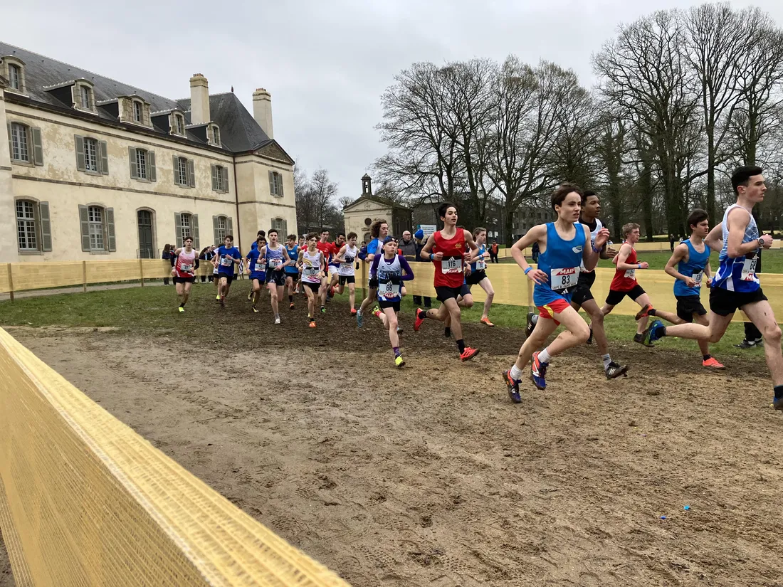 La plaine de Kérampuilh comme décor, notamment son château. 