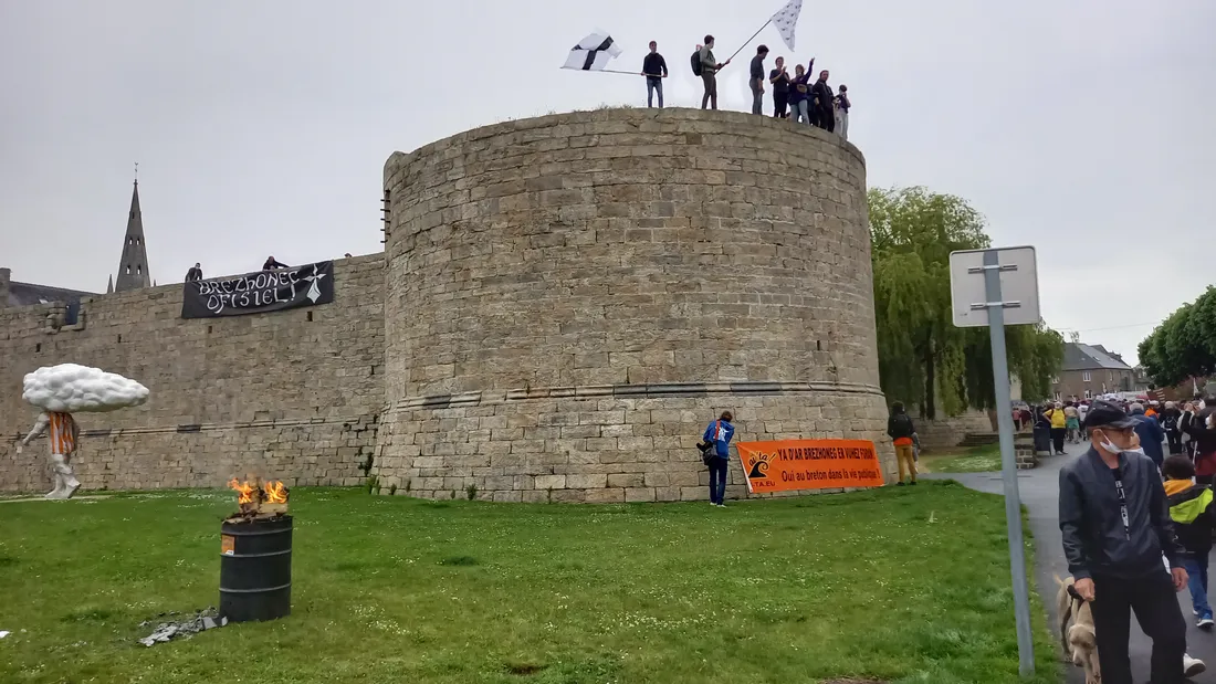 Environ 10 000 personnes pour défendre la culture bretonne !