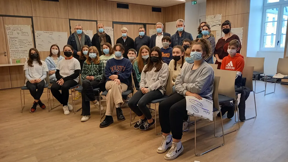 Première réunion entre le CCJ avec ses animatrices et les élus de Pontivy Communauté. 