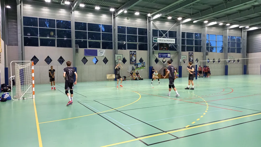 Il y avait aussi du volley à Pontivy entre Rennes et Clohars-Carnoët, deux équipes de N2.