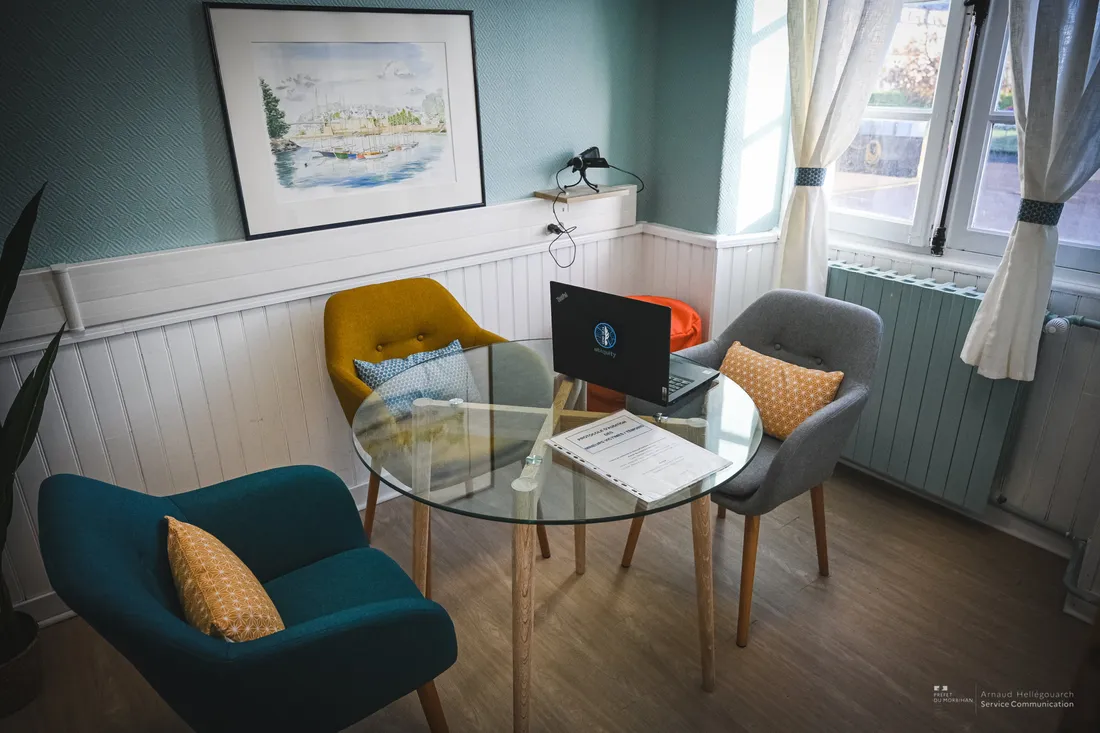 La "salle de Jade" nouvelle salle d'audition à la Gendarmerie de Pontivy. 