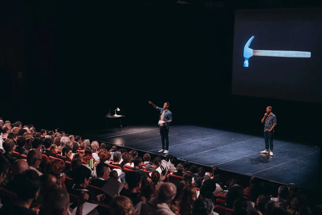 Échange entre le public et les artistes, spectacle "La convivialité, la faute de l'orthographe". 