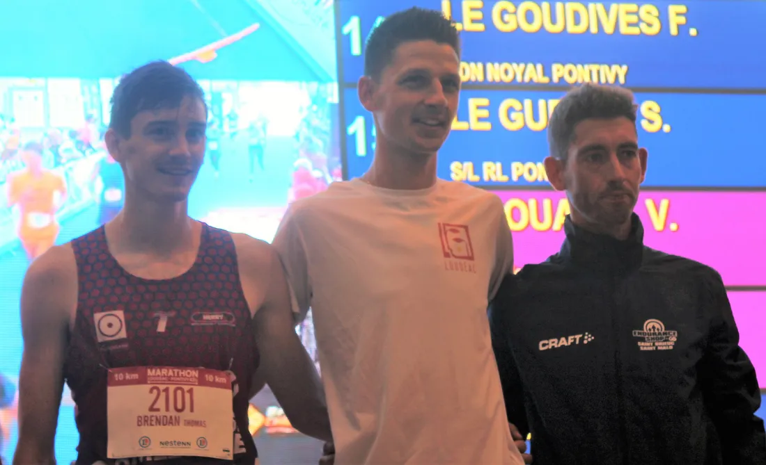 Le podium du 10km homme.