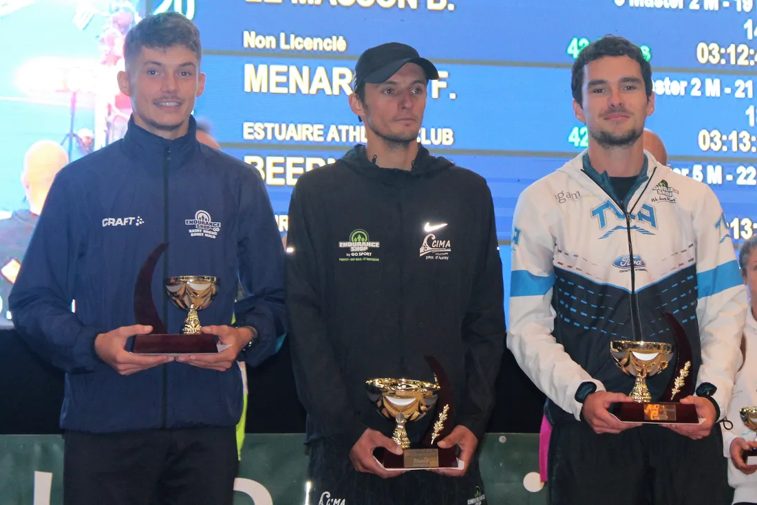 Le podium du semi-marathon homme.