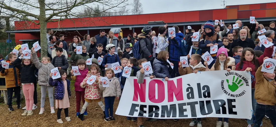 La mobilisation face à la fermeture de la classe