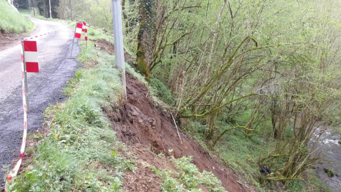 Rivèrenert : neuf semaines de travaux sur la RD 33 après un glissement de terrain