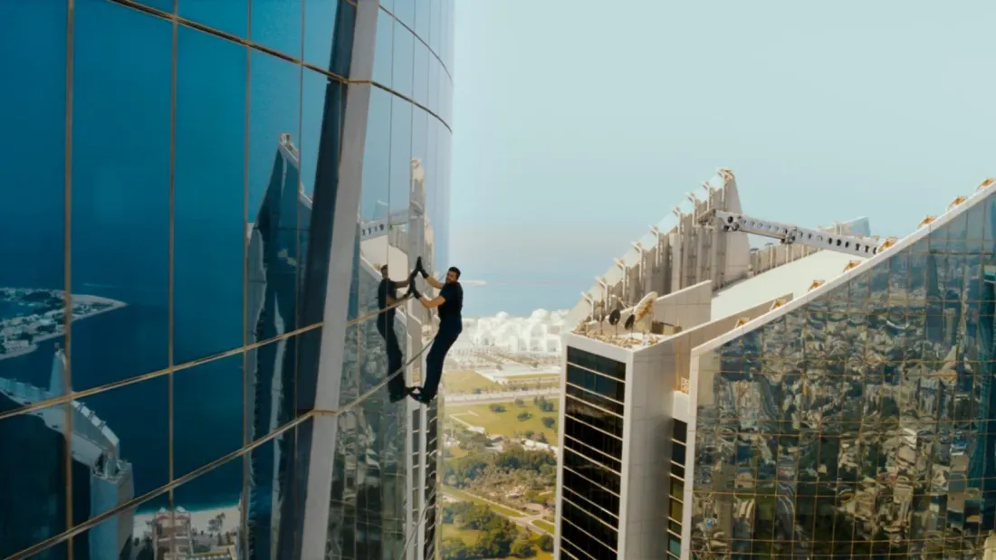 Tarek Boudali pastiche "Mission : impossible" dans "3 jours max".