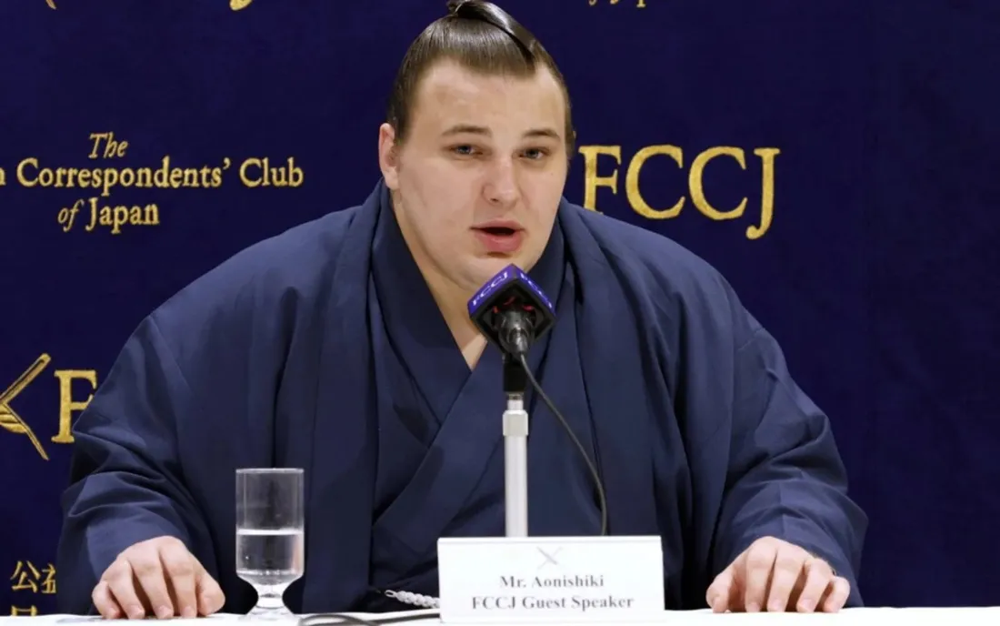 Aonishiki a fui la guerre en Ukraine pour conquérir le Japon en tant que sumo