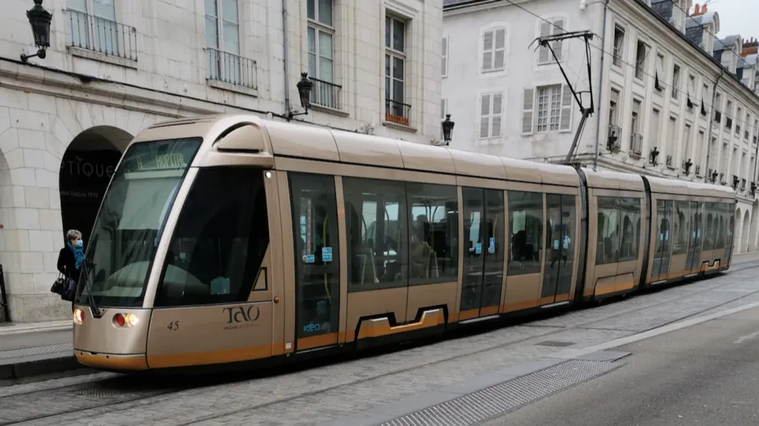 Un tram du réseau TAO.