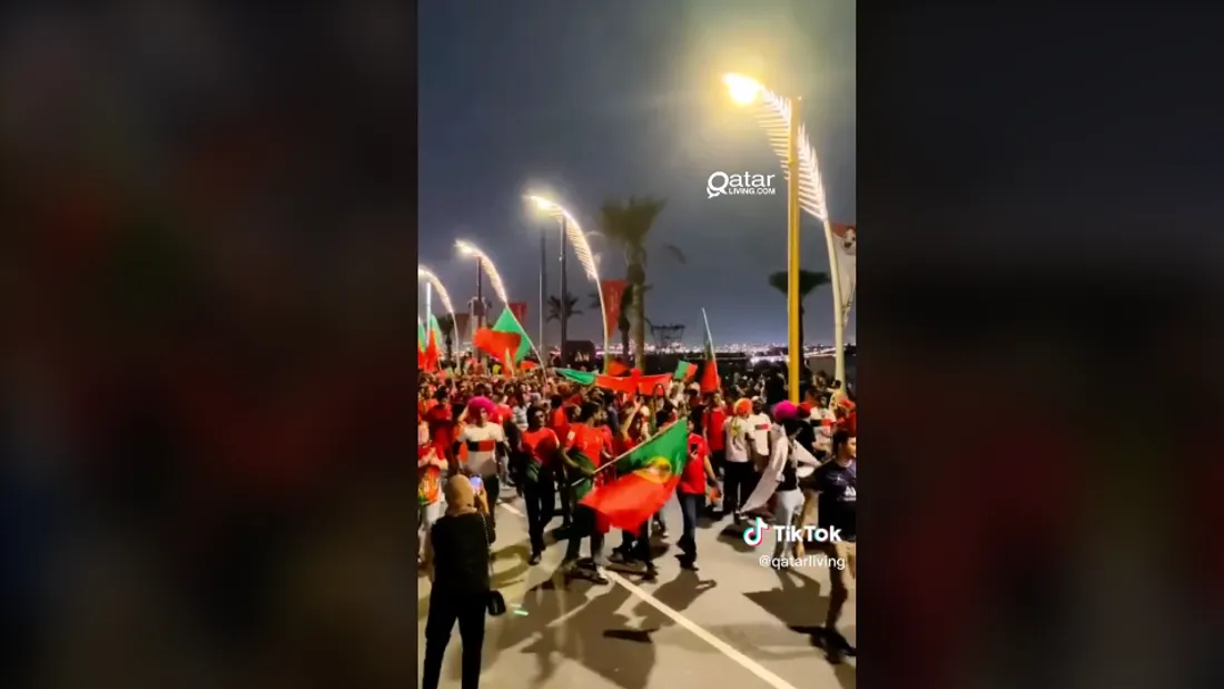 Des "supporters" portugais défilent au Qatar avant le début de la coupe du monde de football.