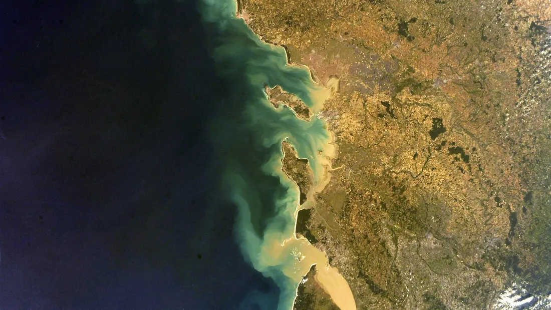 La façade Atlantique photographiée depuis l'espace.