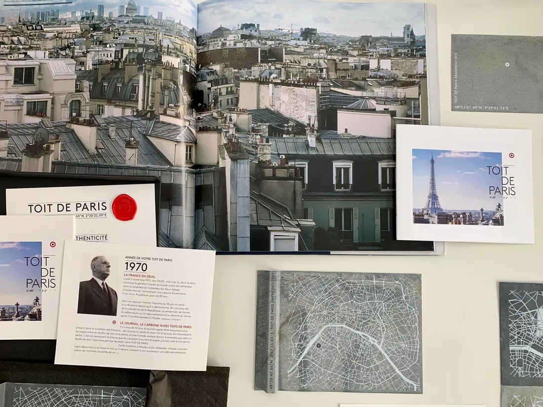 Plusieurs sérigraphies effectuées sur des pièces de zinc par Toit de Paris.