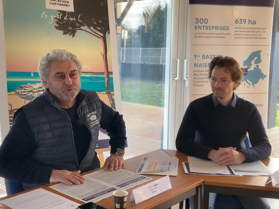 Olivier Laban (à gauche) est le président du Comité régional de Conchyliculture