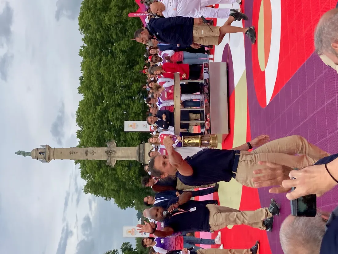 La flamme et l'une de ses gardiennes