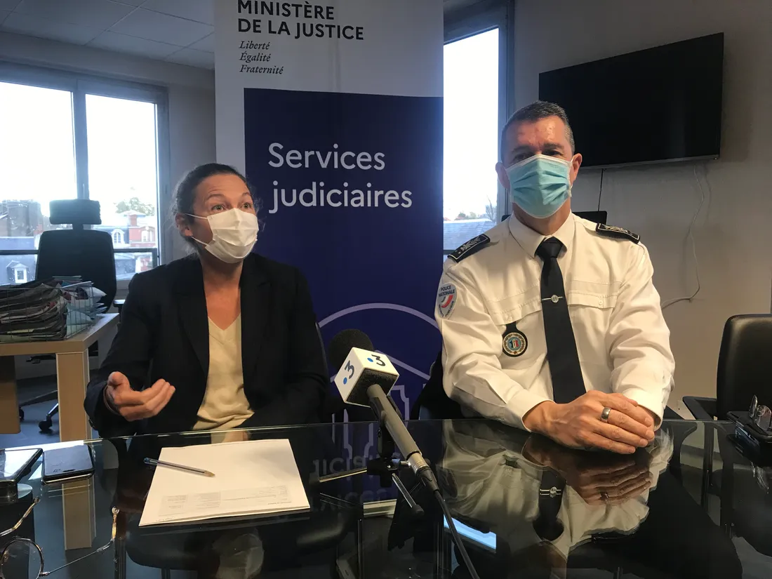 La procureure de la République d'Orléans Emmanuelle Bochenek-Puren et le DDSP Thierry Guiguet-Doron.