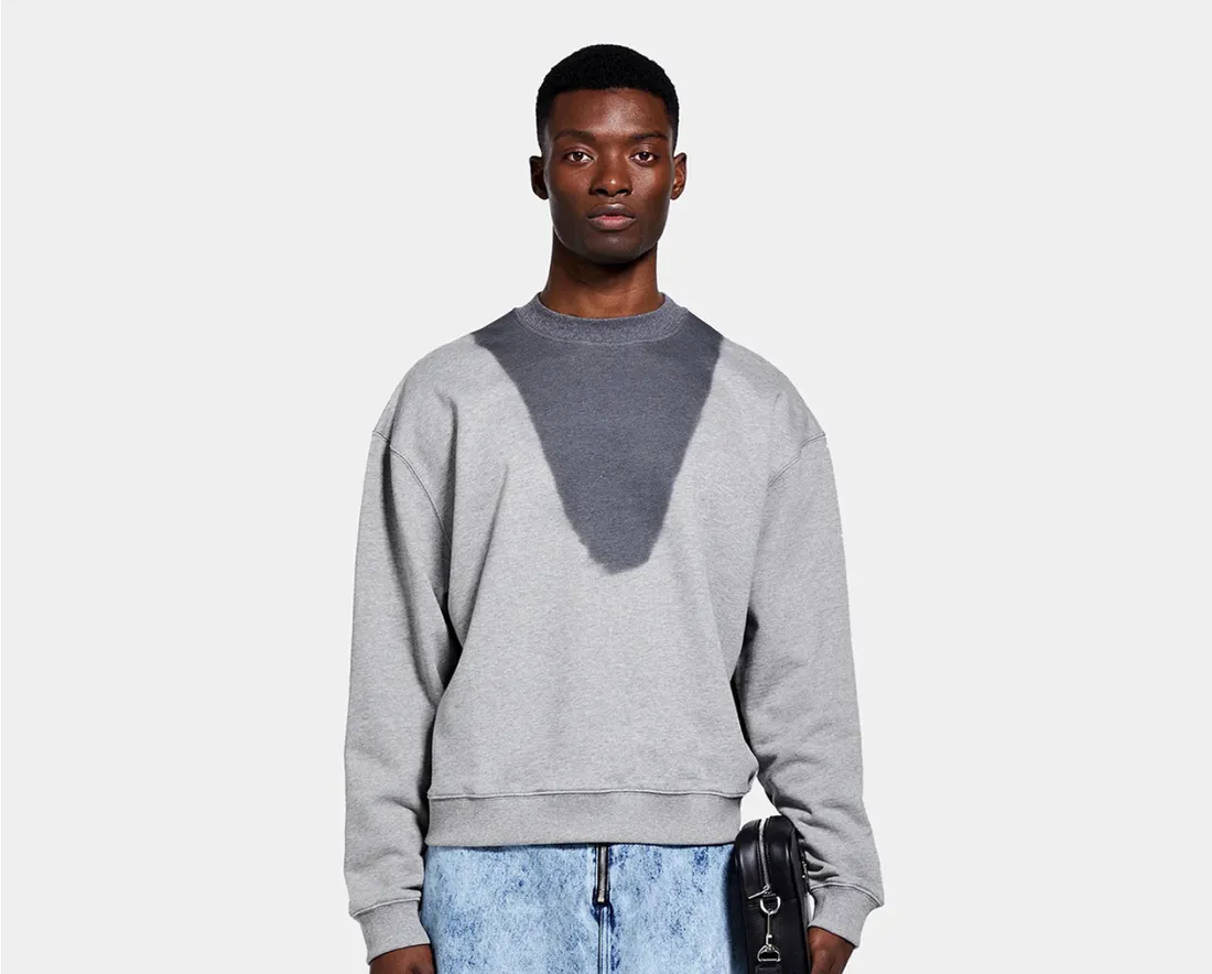 Une marque dévoile des vêtements avec un imprimé "transpiration" pour nous décomplexer de la sueur